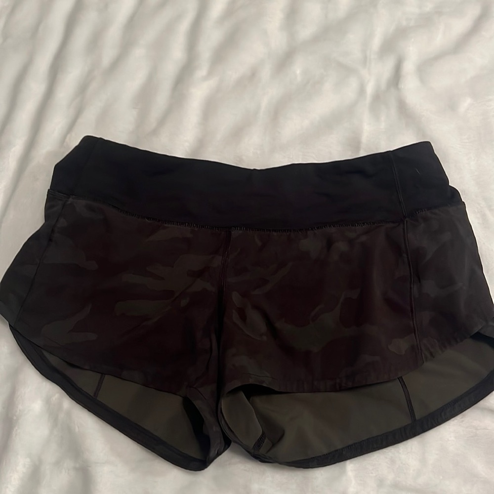 Camo lulu shorts
